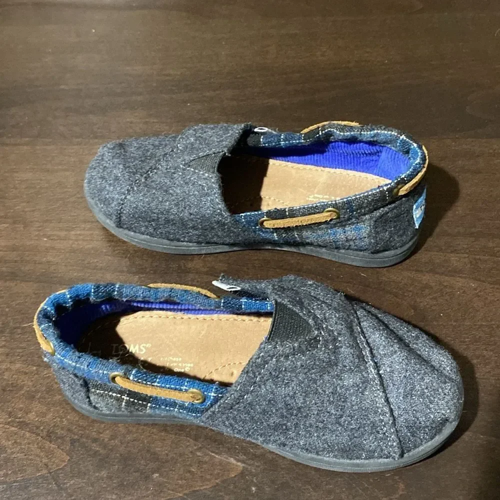 Toms shoes Bimini Gray Blue Tartan Toddler Size 9